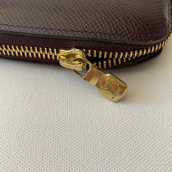 Louis Vuitton Taiga Atoll Brown Travel Organizer - Picture 4 of 12